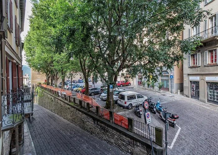 Guesthost - Dimora Citta Alta Bergamo